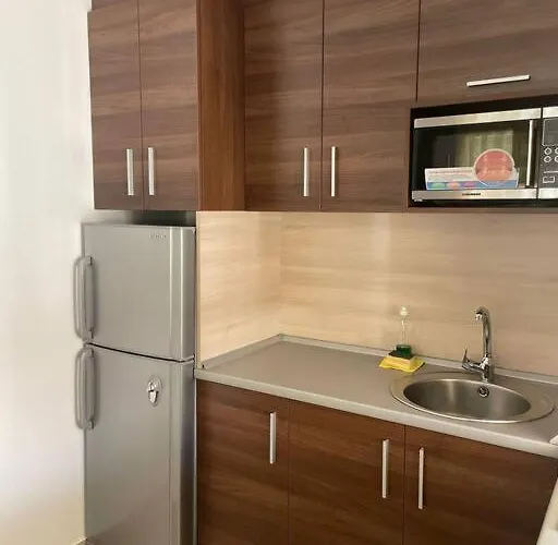 Апартамент Lovely Private In Belelvedre