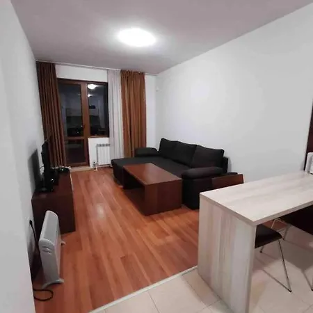 Lovely Private In Belelvedre Apartment