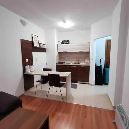 Lovely Private In Belelvedre Apartment *
