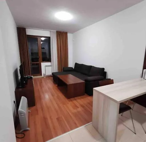 Lovely Private In Belelvedre Apartment